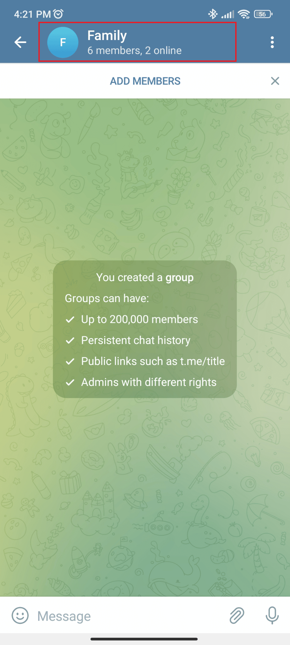 Toca el nombre del grupo en la parte superior de la pantalla.  Cómo agregar miembros en un grupo de Telegram