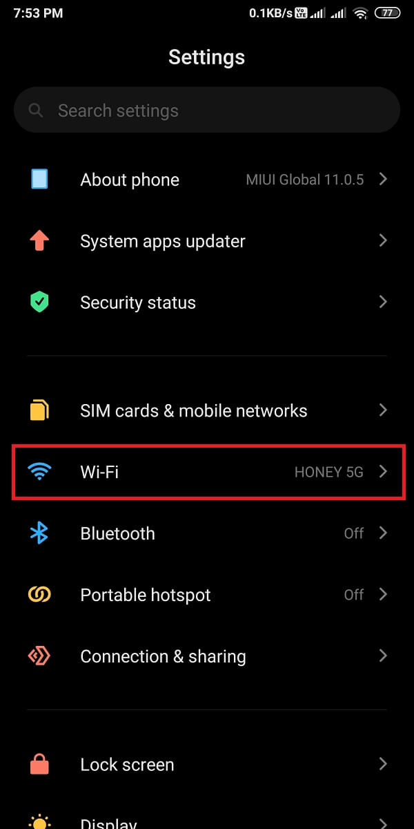 Abra Configuración en su dispositivo Android y toque Wi-Fi para acceder a su red Wi-Fi.  |  Cómo obtener WiFi gratis en tu teléfono