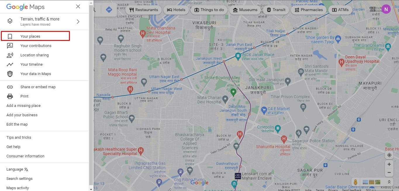 Haz clic en el ícono de la hamburguesa y ve a Tus lugares