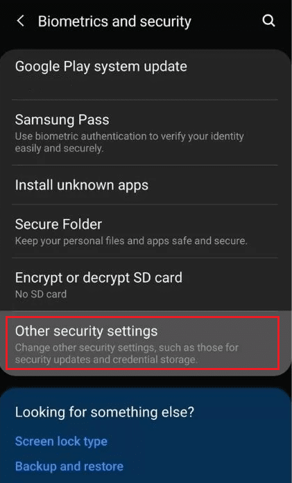 Desliza hacia abajo y toca Biometría y seguridad |  ¿Cómo sacar a Samsung del modo minorista?
