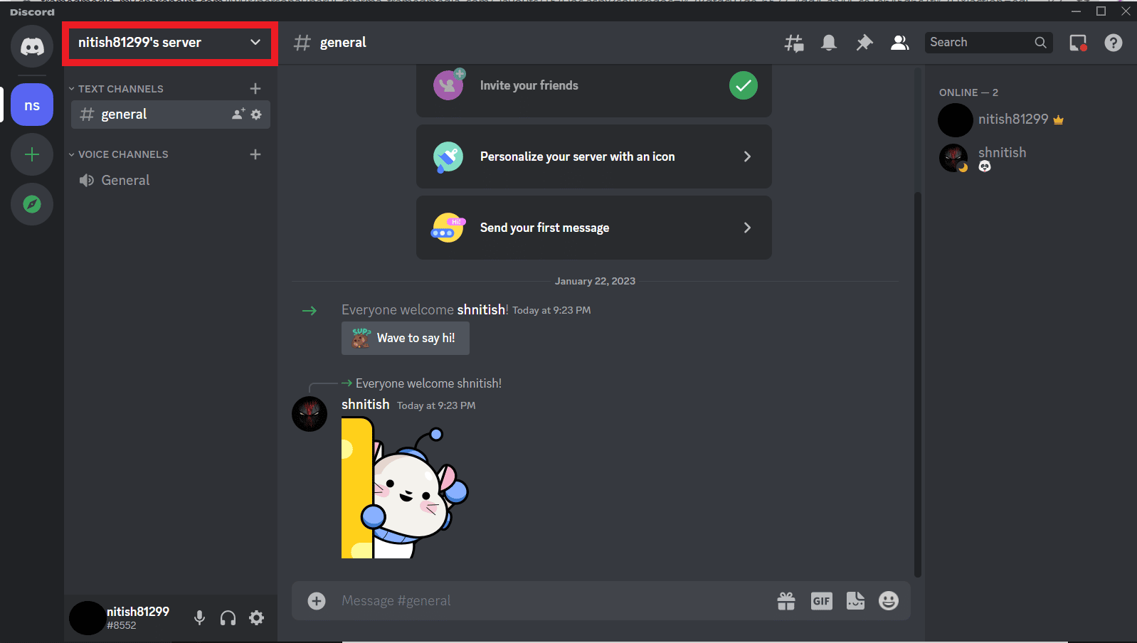 Haga clic en el nombre del servidor en discordia