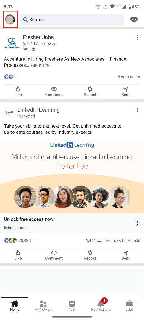 Toca tu foto de perfil en la esquina superior izquierda.