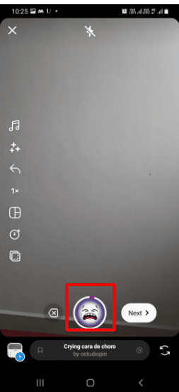 Captura el video usando el botón central |  Cómo obtener el filtro de cara triste en Snapchat