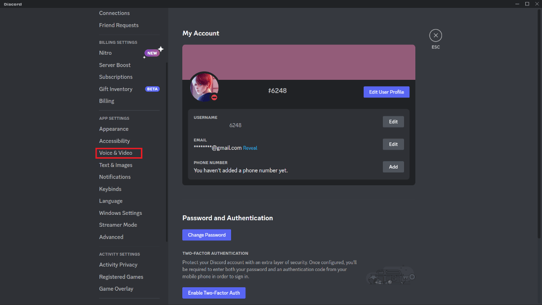 Haga clic en la sección Voz y video en la Configuración de usuario. | Cómo silenciar el micrófono en Discord