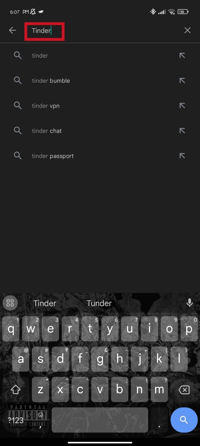 Toque en la barra de búsqueda y escriba Tinder. Arreglar las imágenes de Tinder que no cargan el error